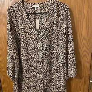 Maurice’s Leopard Button Top Size 1 (plus)